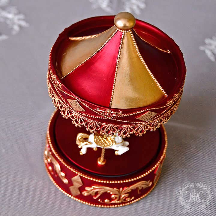 Amazon | ロイヤルカルーセルオルゴール/レッド クリスマス雑貨 高級